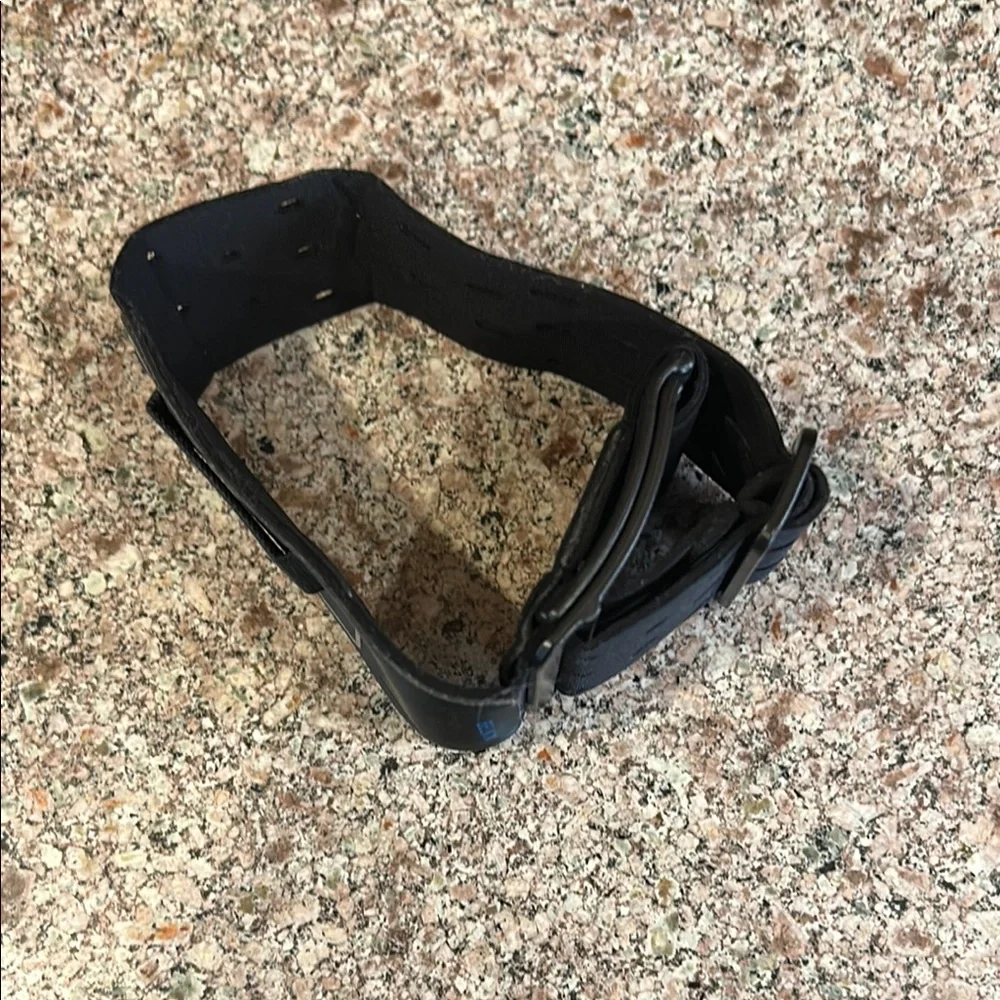 Belkin Black and Blue Fitness Armband